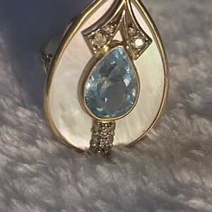 Elegant Gold and Blue Teardrop Ring